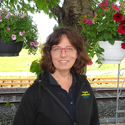 Professionelle Beratung zum Thema Reitsport von Diana Miele Mitarbeiterin Diana Miele berät Sie zum Thema Reitsport