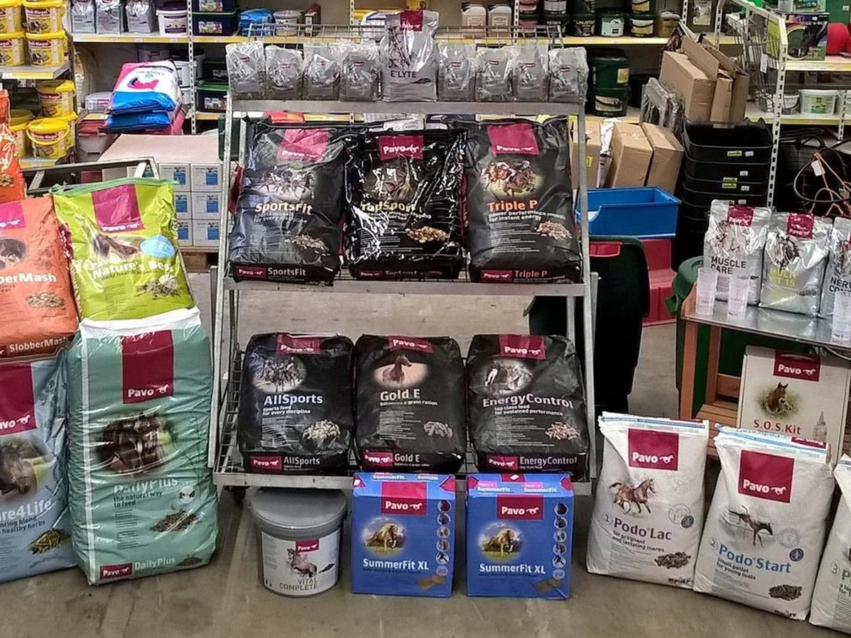 Pavo-Pferdefutter in grosser Menge